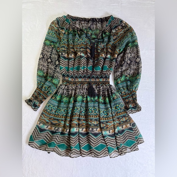 Bei Bella Dresses & Skirts - Green Patterned Long Sleeve Smocked Waist Dress‎